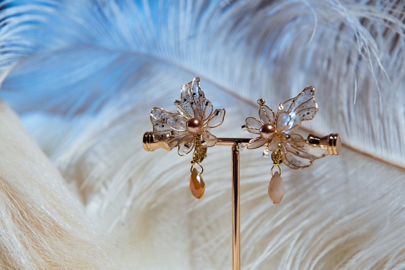 Flora crystal butterfly earrings - Earrings & Clip-ons - Resin 