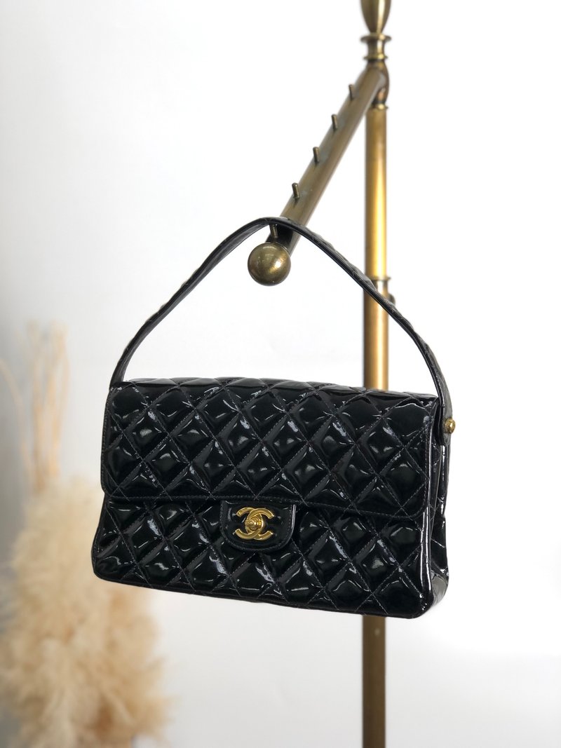 [Direct from Japan, branded used bag] CHANEL Chanel Matelasse handbag, black, Coco mark, enamel, double-faced, vintage kdmcy3 - Handbags & Totes - Genuine Leather Black