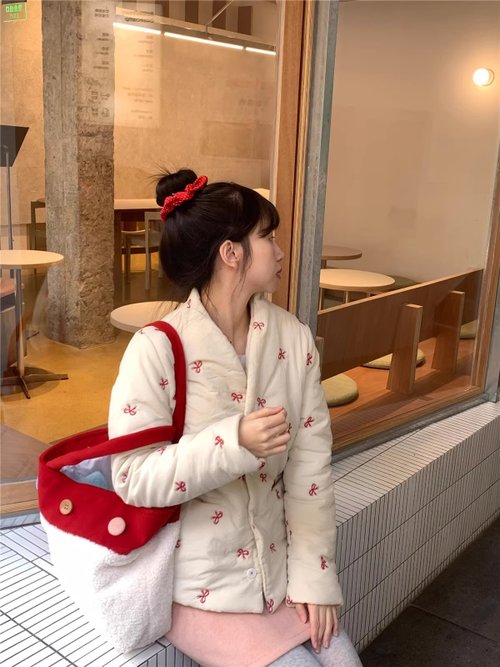 五叔叔 5!SHUSHU 重工蝴蝶結刺繡 輕便短款小棉服 冬款保暖長袖 外套 米色洋服可愛