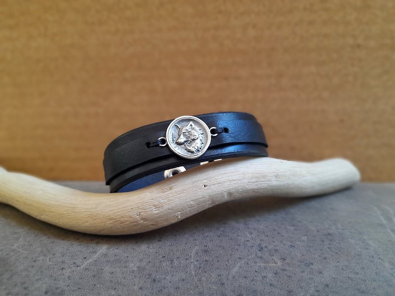 Silver 925 Wolf Bracelet, White Fang, Wolf Head Pendant, All Black Leather Cuff - สร้อยข้อมือ - หนังแท้ สีดำ