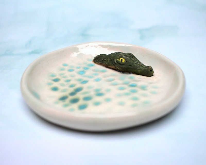 Crocodile small jewelry dish - อื่นๆ - เครื่องลายคราม สีเขียว