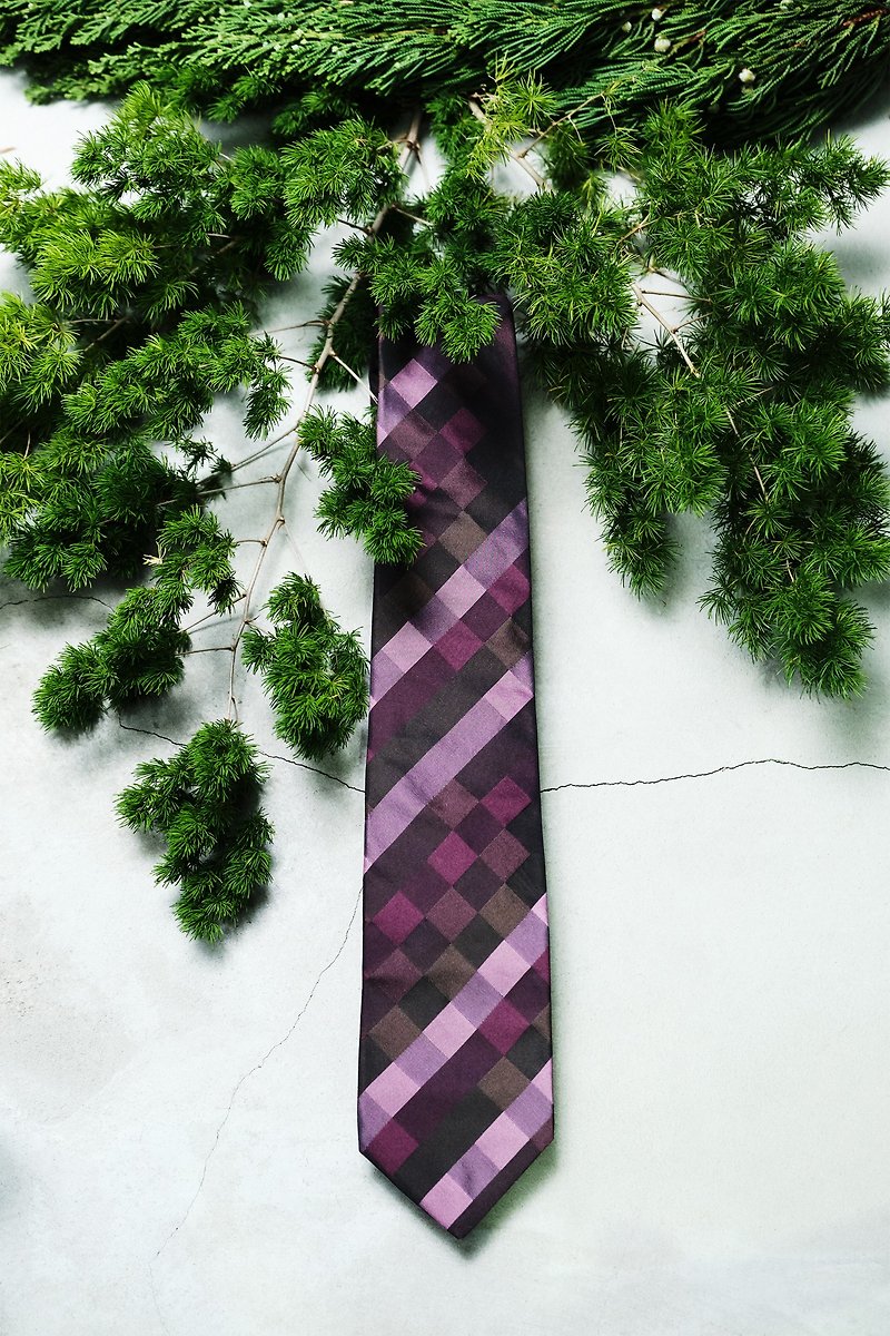 Gradient purple diamond tie-a tie that others dare not wear but you must look good - เนคไท/ที่หนีบเนคไท - เส้นใยสังเคราะห์ สีม่วง