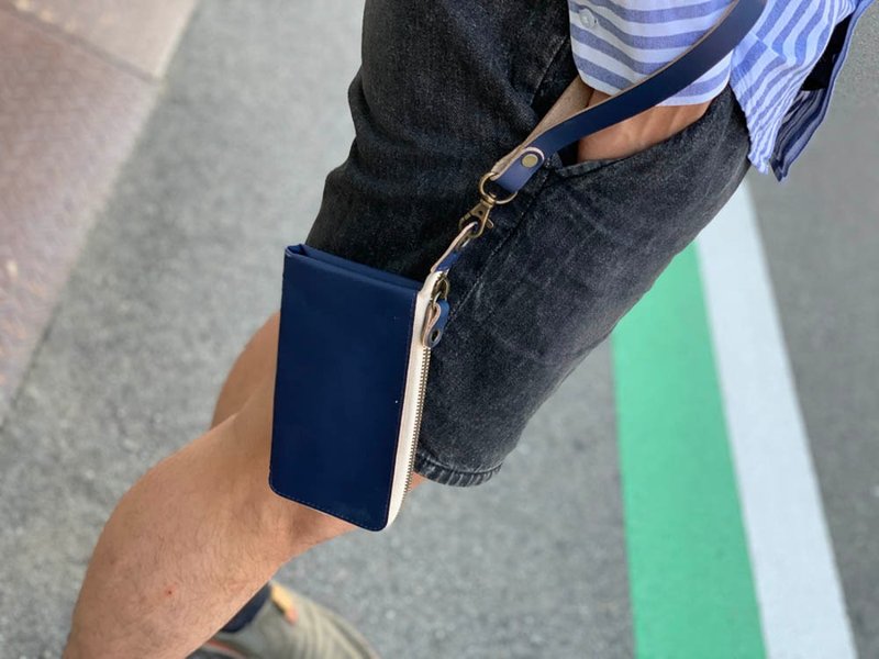 PETANT　カジュアルもスタイリッシュも魅惑のネイビー　ペタントマルチ財布　スマホも入る　PMW-NNNN-N - 錢包/皮夾/長短夾 - 真皮 藍色