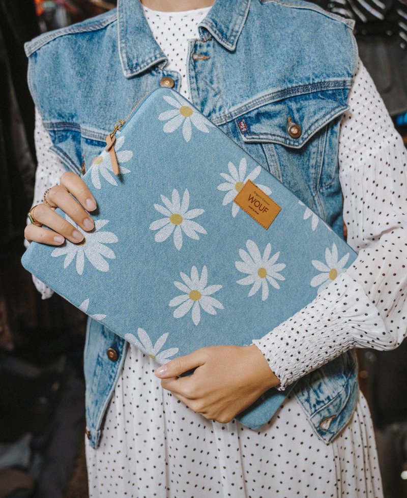 Spain Wouf Daisy Denim 13-14" Thin Laptop Bag - กระเป๋าแล็ปท็อป - ผ้าฝ้าย/ผ้าลินิน สีน้ำเงิน