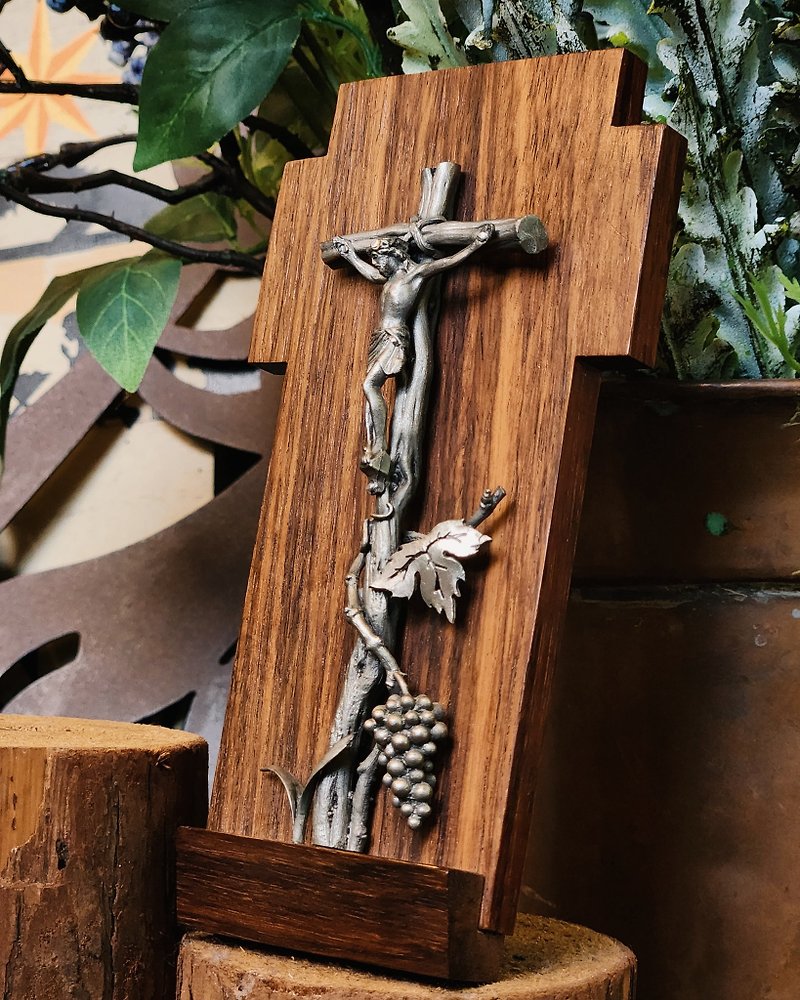 Grape Vine Jesus Cross - ของวางตกแต่ง - ไม้ 