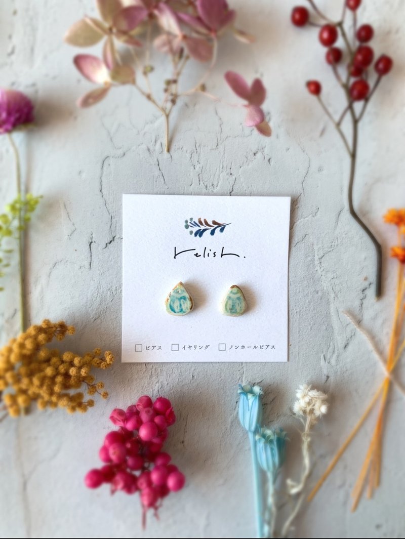 Small, shell-like, gold-lacquered, ceramic , earrings, non-pierced earrings, small, simple, light blue, green, gold, shell, pottery - Earrings & Clip-ons - Pottery Blue