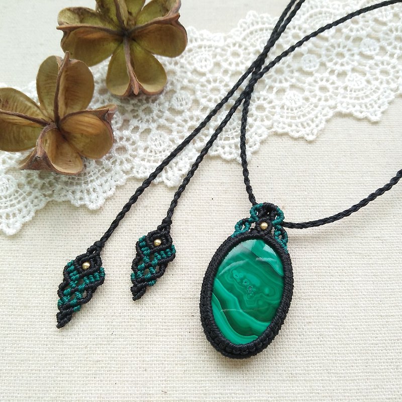 BUHO hand made. Congo heart. Malachite X South American wax wax necklace - Necklaces - Gemstone Green