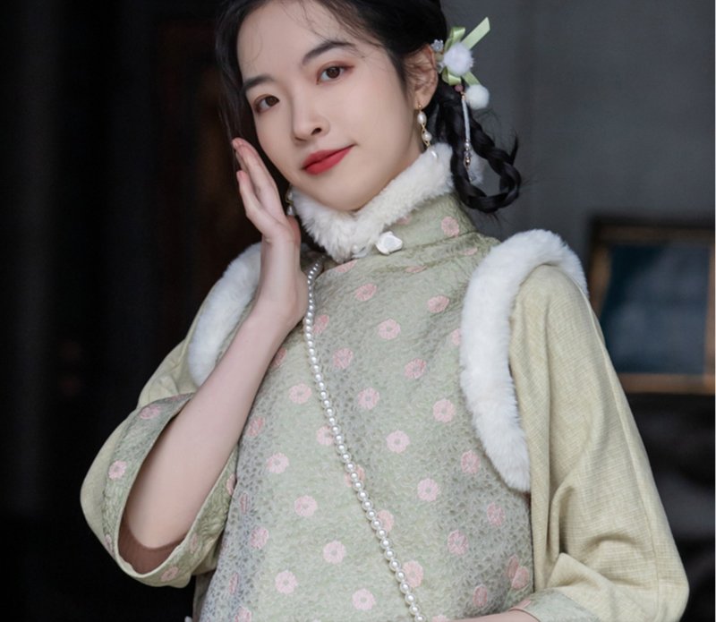 Shuxiangting New Chinese Republic-style cheongsam with padded warm vest/vest - เสื้อกั๊กผู้หญิง - วัสดุอื่นๆ สีเขียว