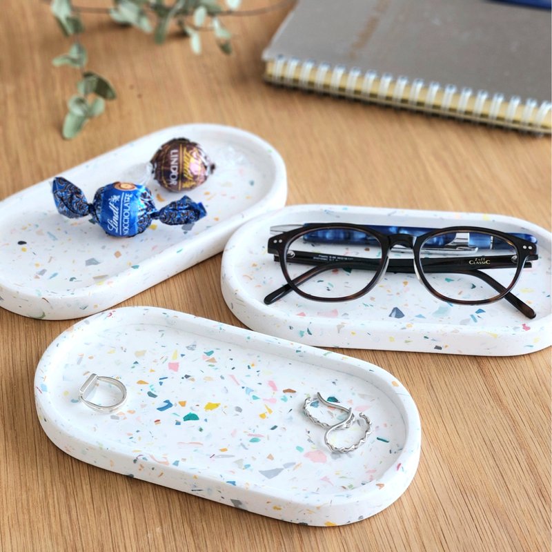 Oval tray (Colorful mix terrazzo) / Jesmonite - กล่องดินสอ/ถุงดินสอ - วัสดุอีโค หลากหลายสี