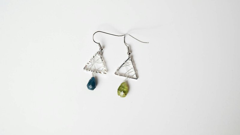[Green] Handmade X natural stone earrings - ต่างหู - โลหะ 