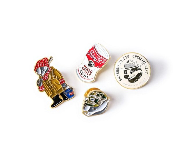 Filter017 Mix Badger ClassicPack Lapel Pin