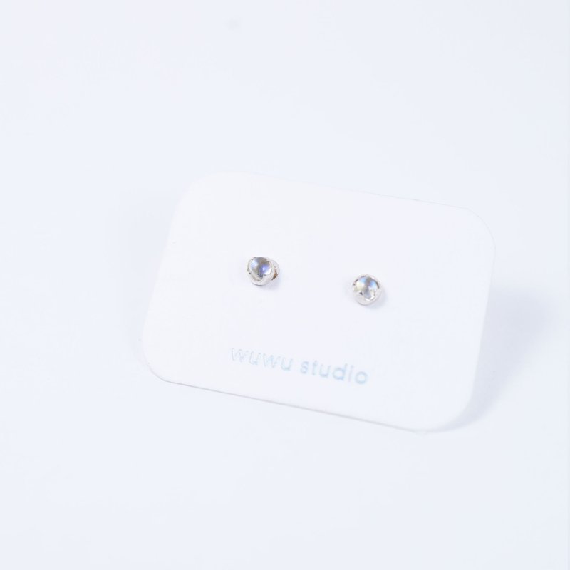 wuwu moonstone earrings - ต่างหู - เงินแท้ สีเงิน