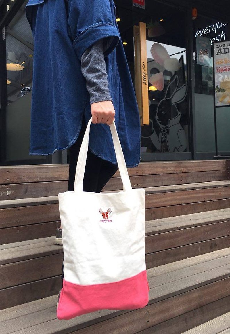 The.Playing.Forest-Deerly Embroidery Canvas Tote / White,Red - กระเป๋าแมสเซนเจอร์ - ผ้าฝ้าย/ผ้าลินิน ขาว