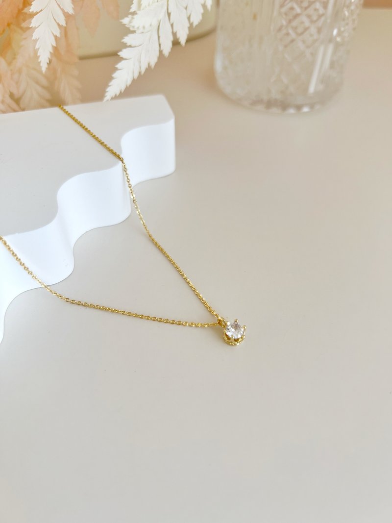 【Delicate Gift Box】Crown Zirconia Necklace 18KGF-Queen - Necklaces - Other Metals Gold