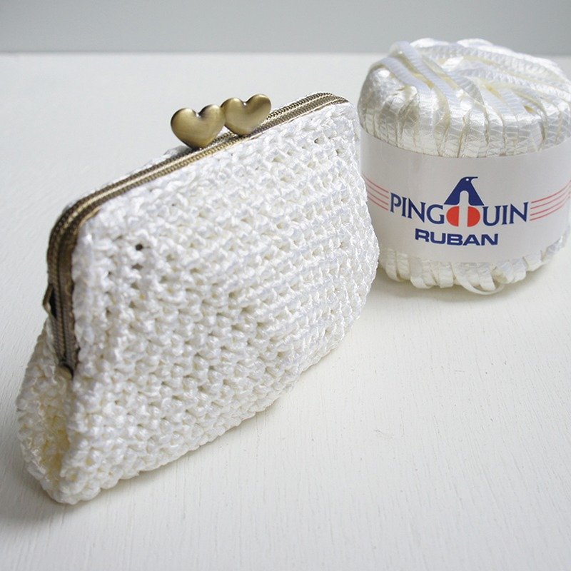 Ba-ba handmade Crochet pouch No.C993 - ポーチ - その他の素材 ホワイト