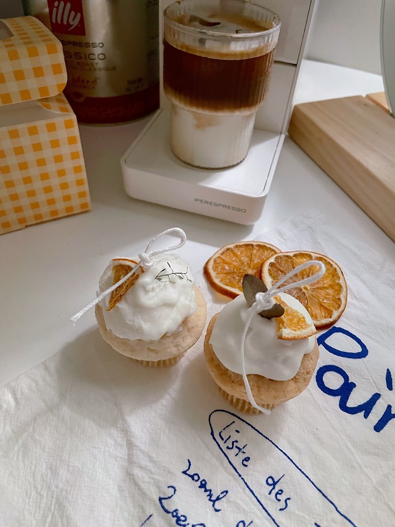 Muffin Cream Cake Candles - เทียน/เชิงเทียน - ขี้ผึ้ง สีส้ม