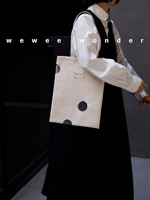 wewee wonder 創意單肩帆布包 白色帆布袋 鏤空設計款 shoulder bag reticule