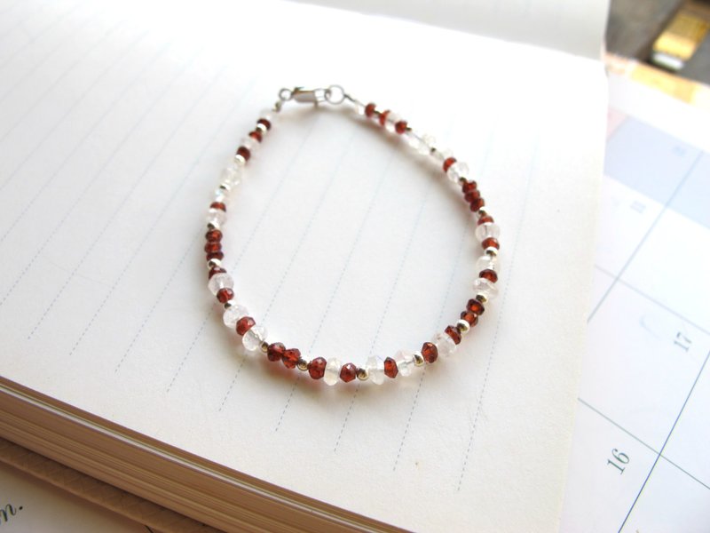 Moonstone Garnet 925 Silver 【Little Angle Series - Like a Song】 Gift Exchange, Enhance Temperament, Aid Sleep - Bracelets - Gemstone Red