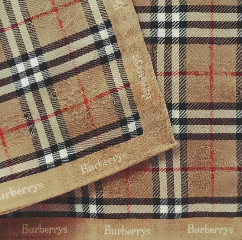 Burberry Vintage Handkerchief Bear Collection Check 19.5 x 18.5 inches - ผ้าเช็ดหน้า - ผ้าฝ้าย/ผ้าลินิน สีกากี