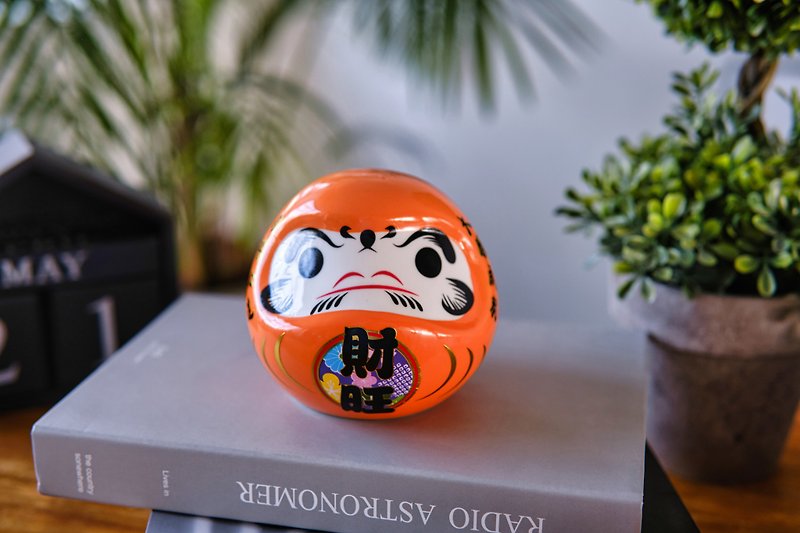 Baopi BOBEE Japanese Craft Good Luck Ceramic Dharma Piggy Bank - Orange Caiwang - 貯金箱 - 陶器 レッド