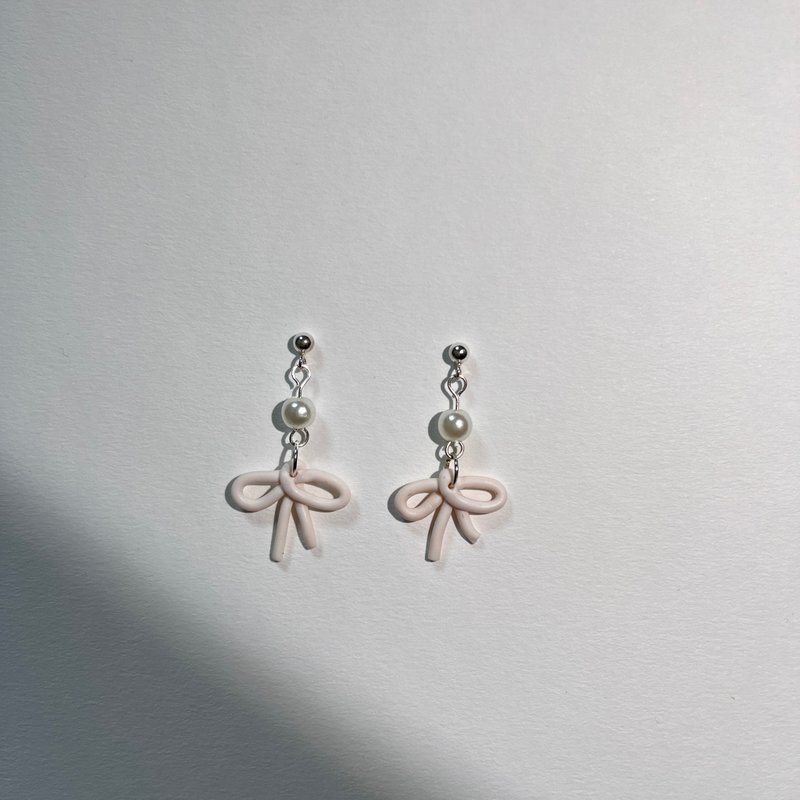 CM small white bow handmade soft clay earrings 925 sterling silver earrings - ต่างหู - ดินเผา ขาว