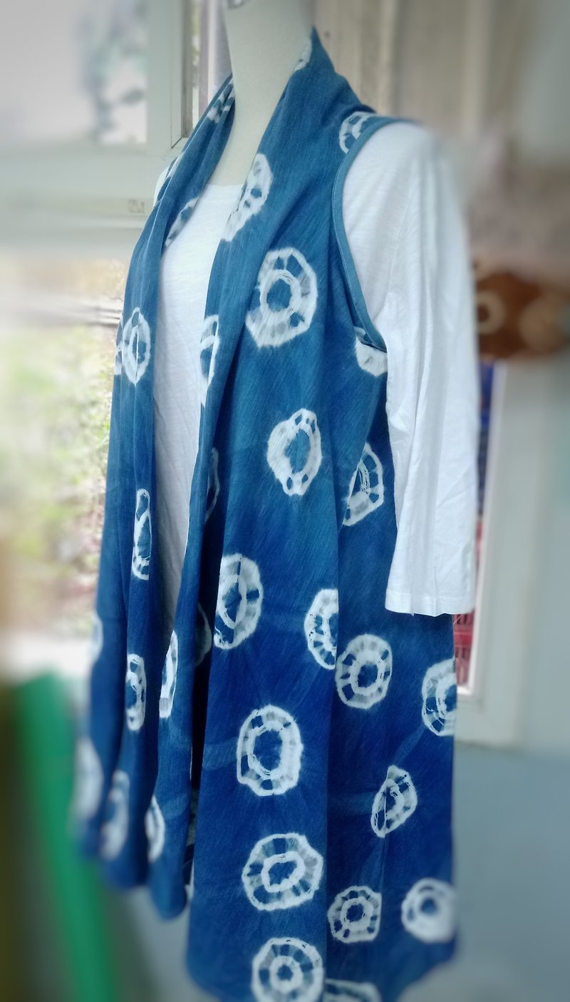 Blue dye casual style long vest - เสื้อกั๊กผู้หญิง - ผ้าฝ้าย/ผ้าลินิน 