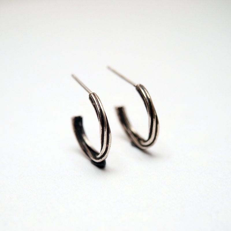 【Line 系列】 #a348 線條耳環/ 925銀/ 手工禮物/ 客製化 - 耳環/耳夾/耳骨夾 - 銀 銀色