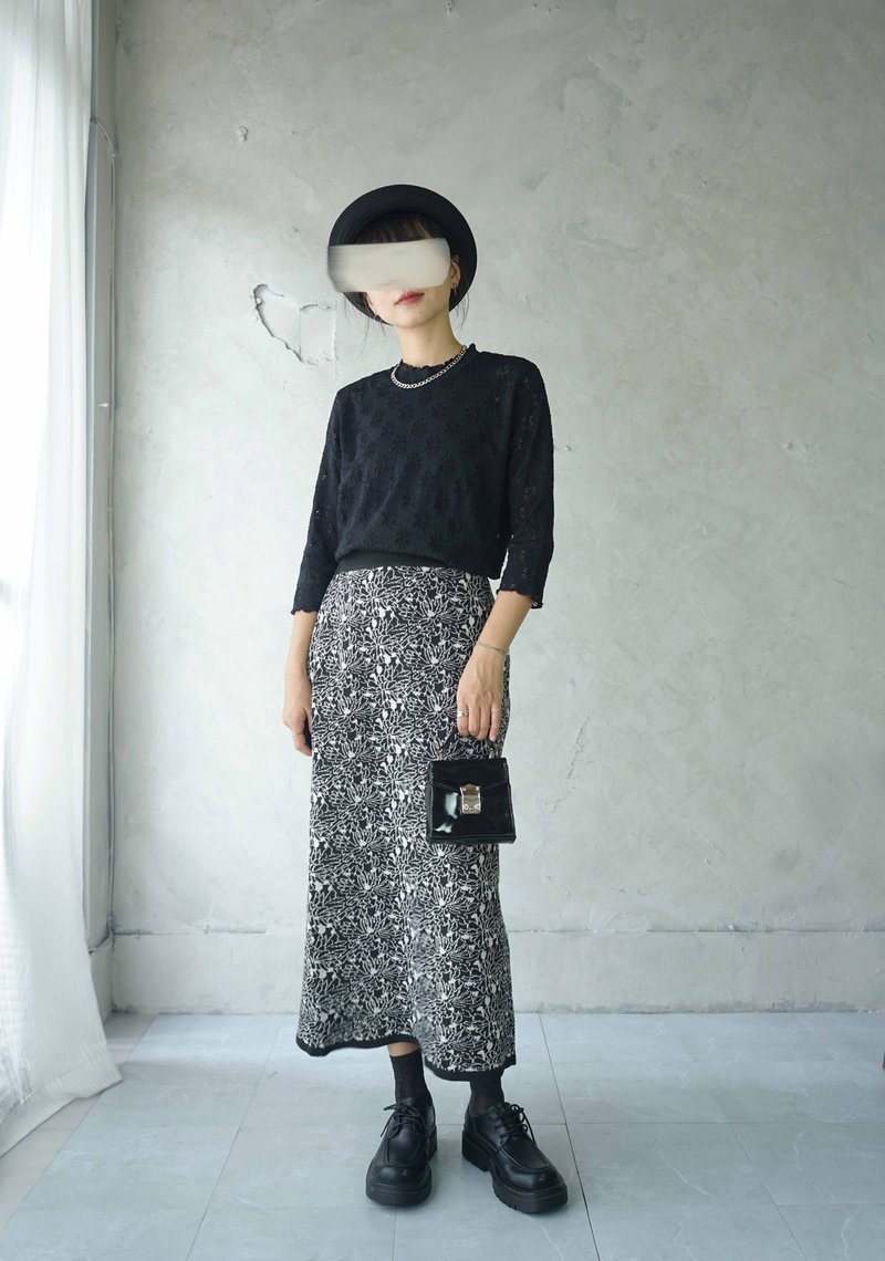 Treasure Hunt Vintage-Black Burnt Flower Basket Hollow Lace Half-High Collar Top - เสื้อผู้หญิง - เส้นใยสังเคราะห์ สีดำ