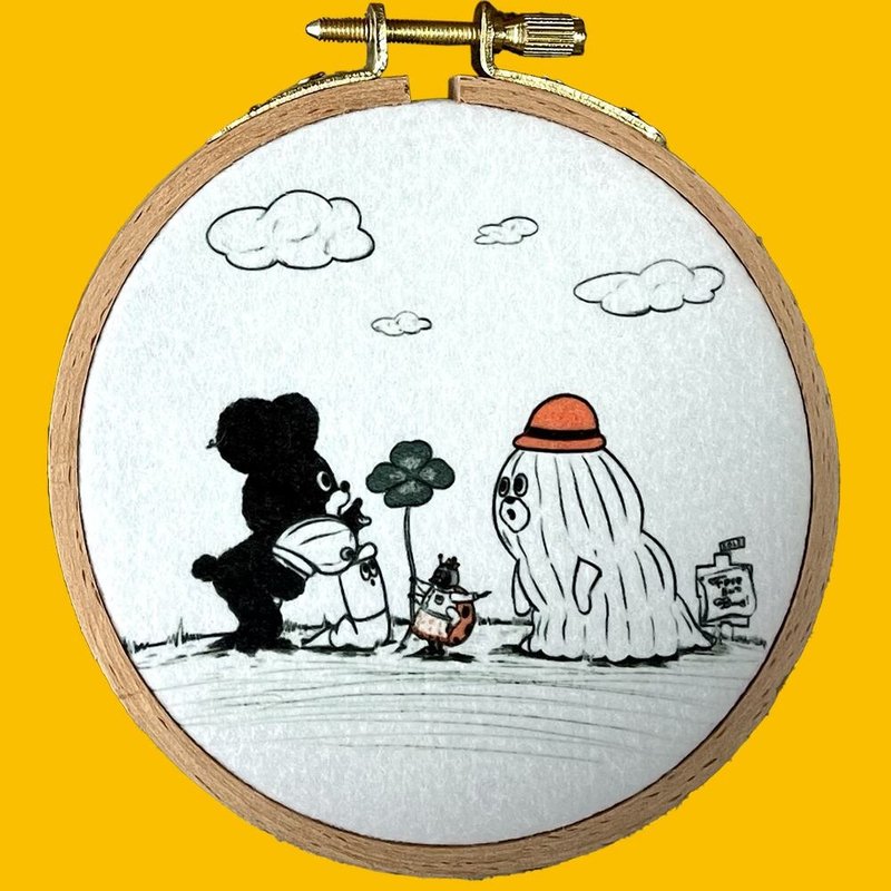 Round Frame Collection Ladybug's Yotsuba's Crowbar Tour - Illustration, Painting & Calligraphy - Polyester 