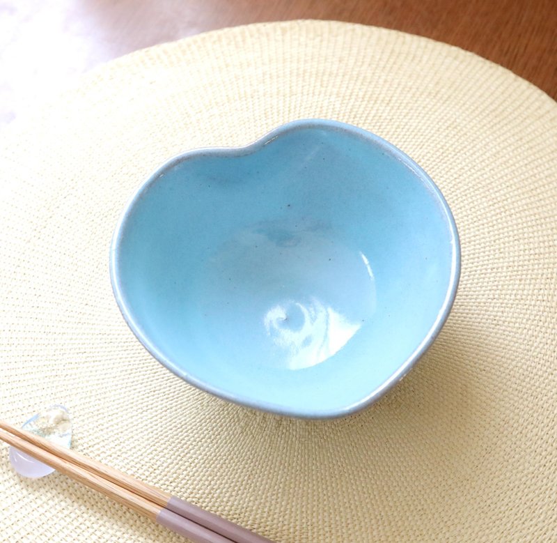 こっくり水色釉薬の木の葉鉢 - 碗 - 陶 藍色