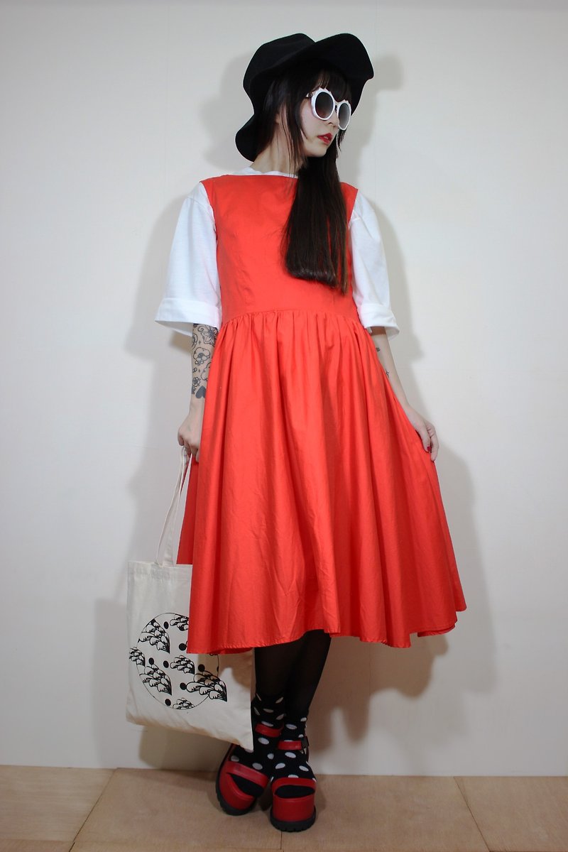 F2156 (Vintage) is red big wave skirt cotton sleeveless vintage dress (wedding / picnic / party) - ชุดเดรส - ผ้าฝ้าย/ผ้าลินิน สีแดง