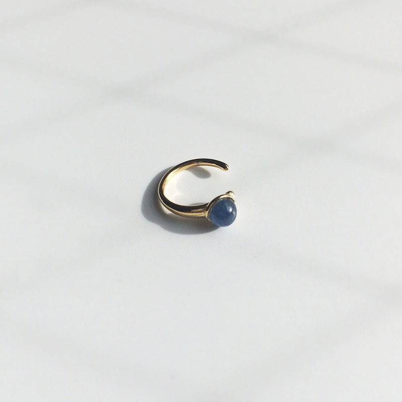 Blue Sapphire Ear Cuff - 耳環/耳夾/耳骨夾 - 寶石 藍色