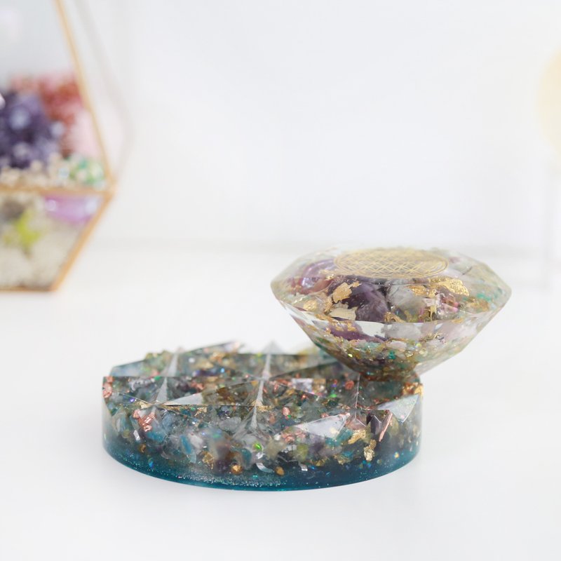 Orgonite Diamond with Shiny Dish - ของวางตกแต่ง - คริสตัล สีน้ำเงิน