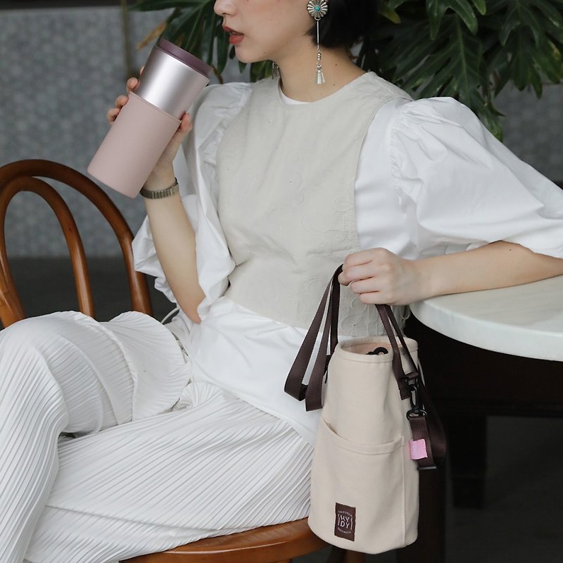 HYDY water bottle shoulder bag(light beige) - กระเป๋าแมสเซนเจอร์ - วัสดุอื่นๆ ขาว
