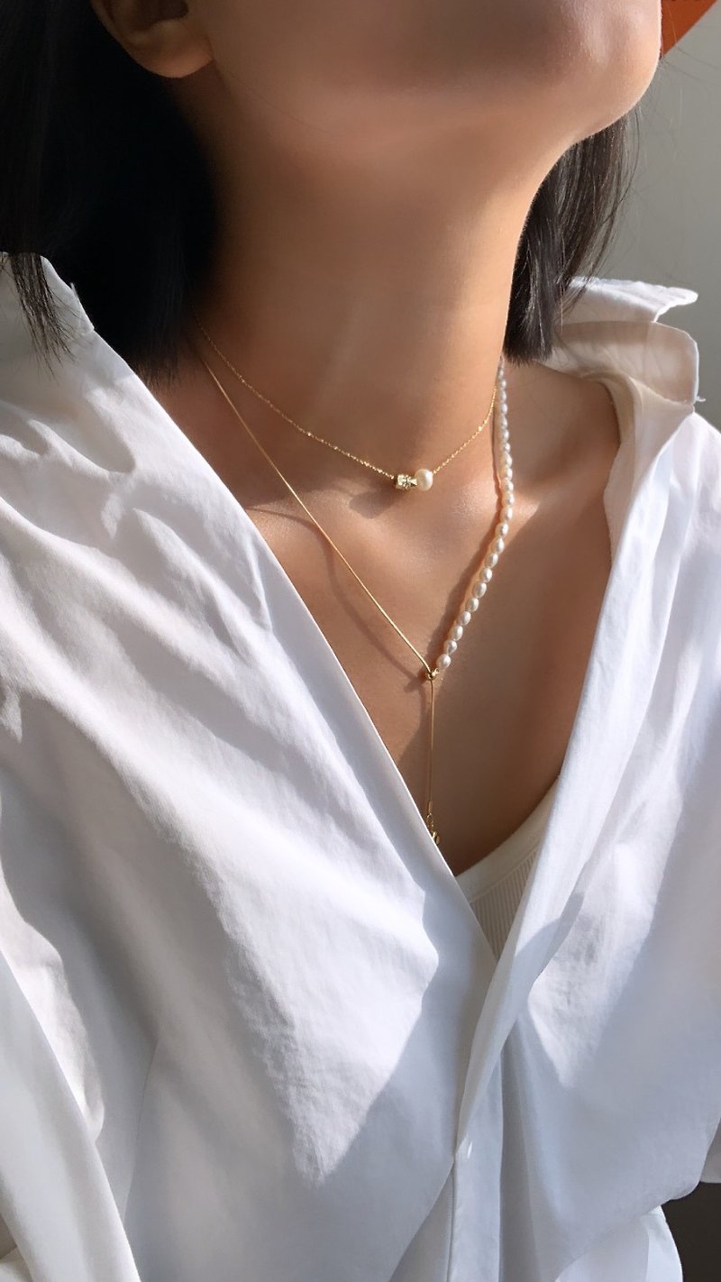 Classic casual and generous Y-shaped adjustable freshwater pearl snake bone necklace with multiple wearing styles - สร้อยติดคอ - ไข่มุก ขาว