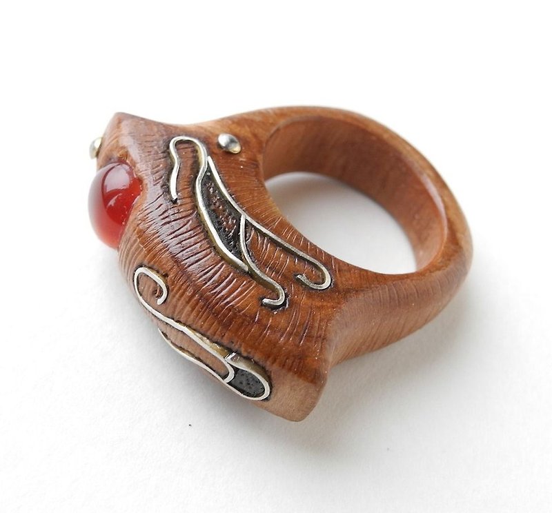 Wood ring with carnelian - 戒指 - 木頭 多色