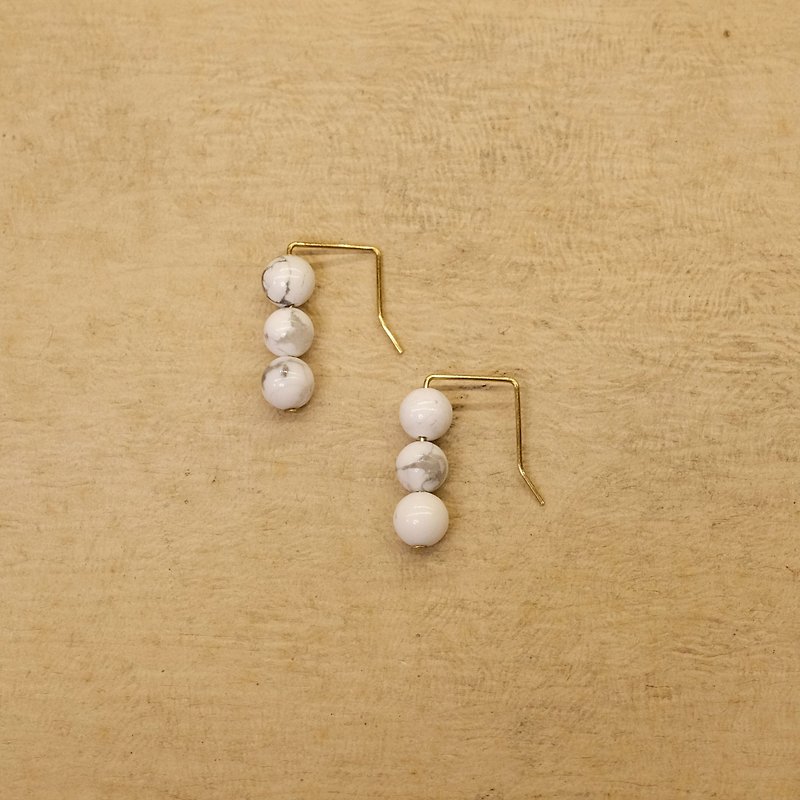 String Series Brass White Stone Dangle Earrings Ear Pins Without Pierced Ears - ต่างหู - ทองแดงทองเหลือง สีทอง