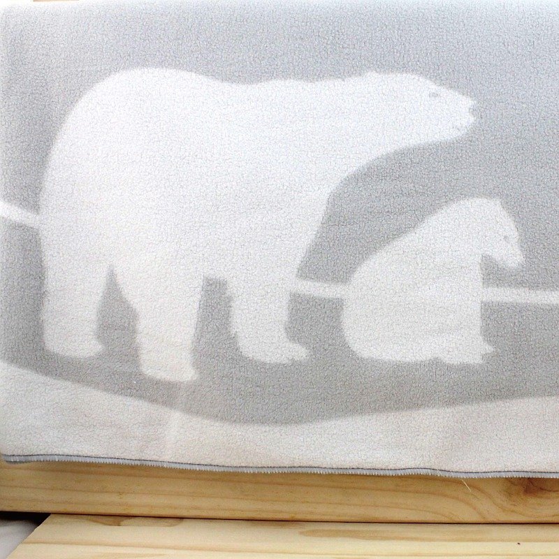 Polar Bear Blanket【Polar Bottle Recycled Eco-friendly Fiber Fabric】 - ผ้าห่ม - วัสดุอีโค สีเงิน