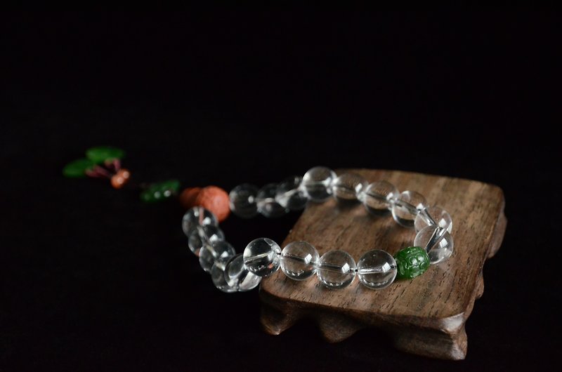 Customized models [light 缕] natural white crystal jasper eighteen traditional art bracelet rosary - สร้อยข้อมือ - คริสตัล สีใส
