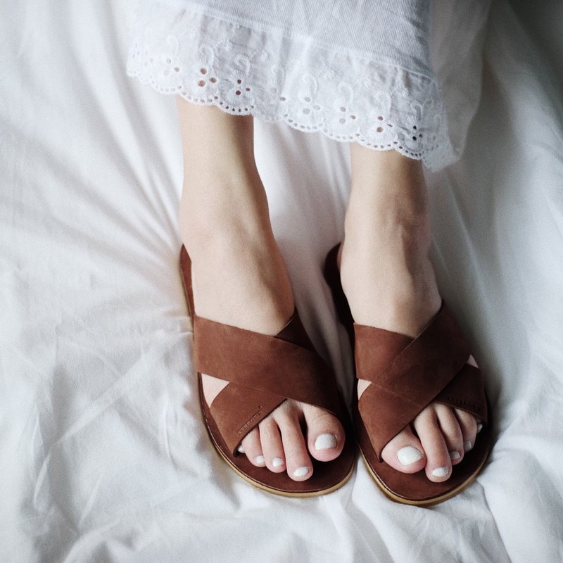 Nubuck leather Cross Sandal Chocolate / AB001 - 女休閒鞋/帆布鞋 - 真皮 咖啡色