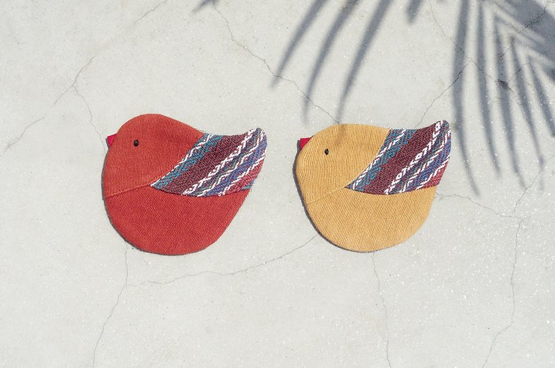 Valentine's Day handmade weaving bird purse wallet / bag / bag / debris bag / headset bag - splicing national wind totem happy bluebird - กระเป๋าใส่เหรียญ - ผ้าฝ้าย/ผ้าลินิน หลากหลายสี