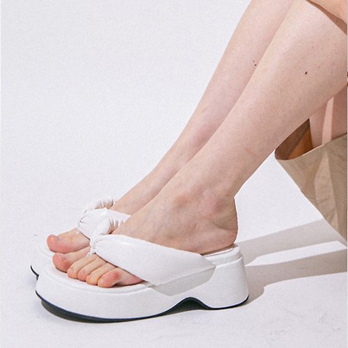MACMOC PRE-ORDER 韓國人手製 MACMOC Wiggle 涼鞋 WHITE