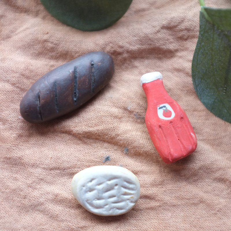breakfast (set) / ceramic brooch / handmade - 胸針 - 陶 白色