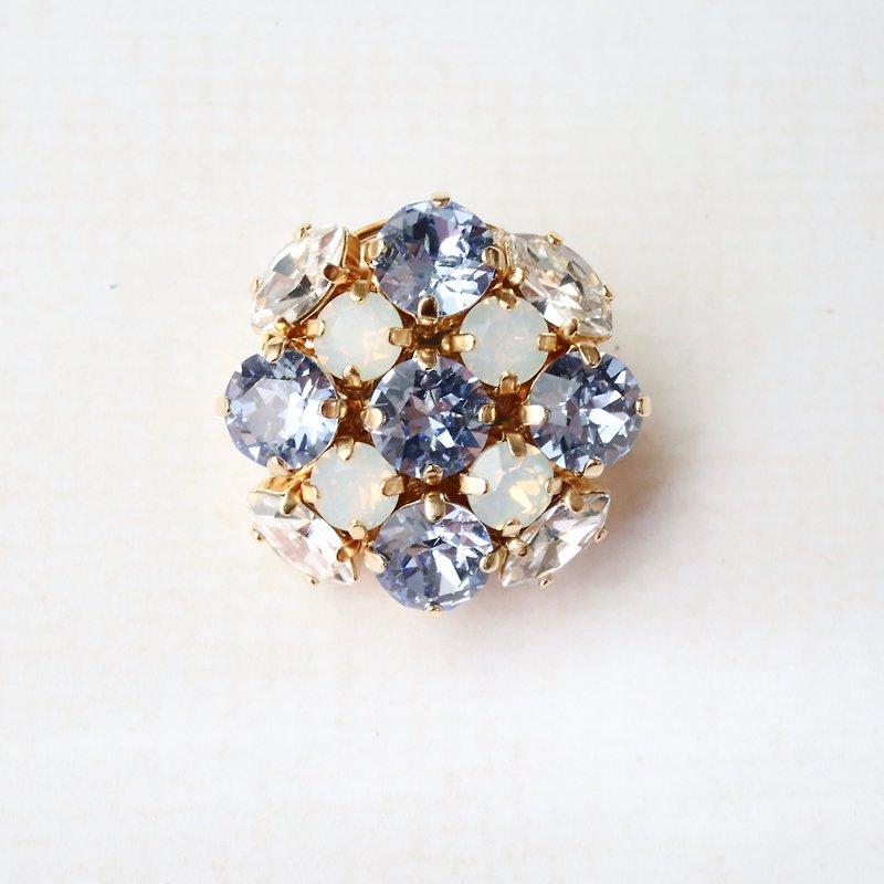 Light sapphire crystal brooch - Brooches - Glass Blue