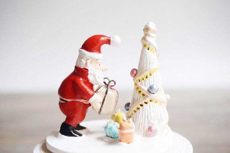 Original vintage clay hand made music box - Santa giving gifts - Items for Display - Clay Red