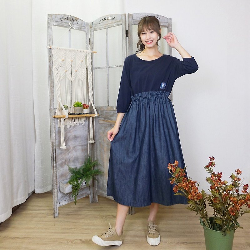 Hana Mokuba knitted patchwork drawstring waist casual three-quarter sleeve denim dress - ชุดเดรส - ผ้าฝ้าย/ผ้าลินิน 