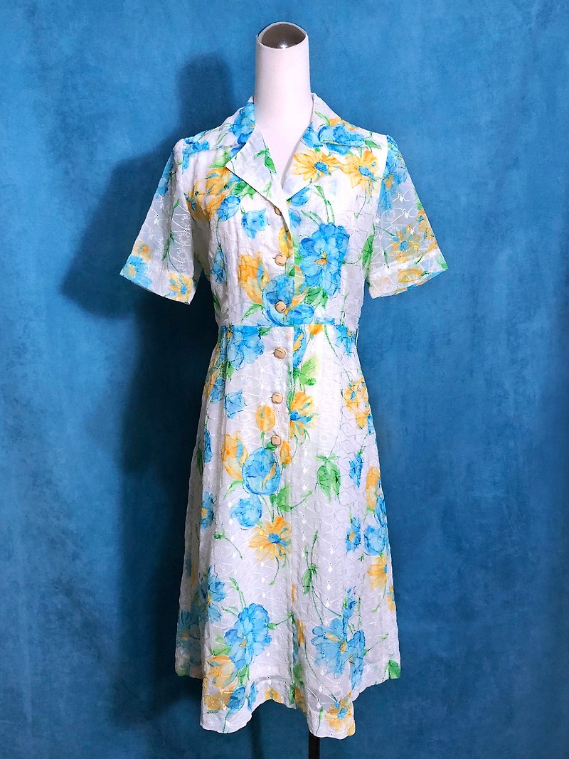 Flower embroidery light antique short-sleeved dress / brought back to VINTAGE abroad - ชุดเดรส - เส้นใยสังเคราะห์ ขาว