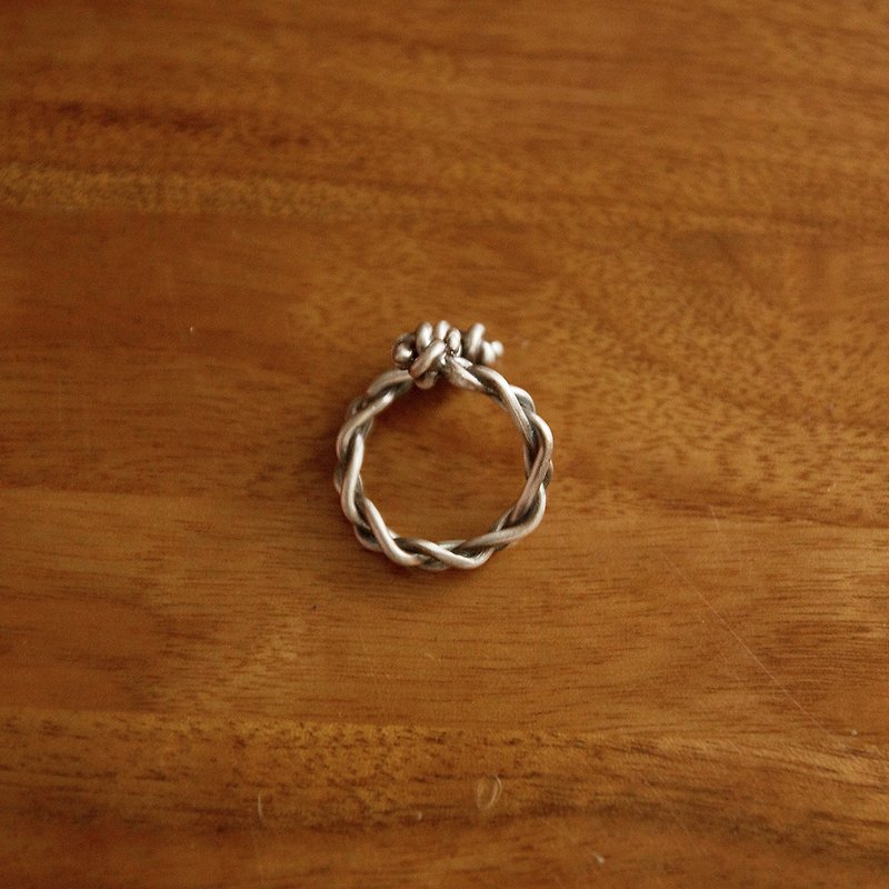 Interwoven braided ring-silver ring - แหวนทั่วไป - โลหะ สีเทา