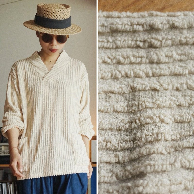 Off-white woven three-dimensional striped soft terry fabric crossover collar retro unisex top jacket - Women's Tops - Cotton & Hemp White