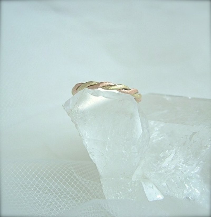 Delicate two-color ring - General Rings - Other Metals Gold